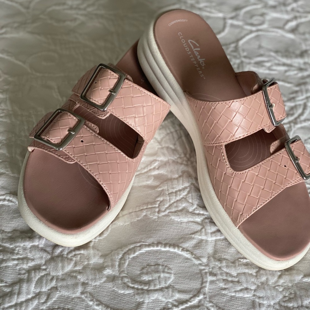 Clarks Blush Double Buckle Cloudstepper Slides